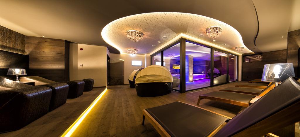 Hotel Ideal Park Лайвес Экстерьер фото