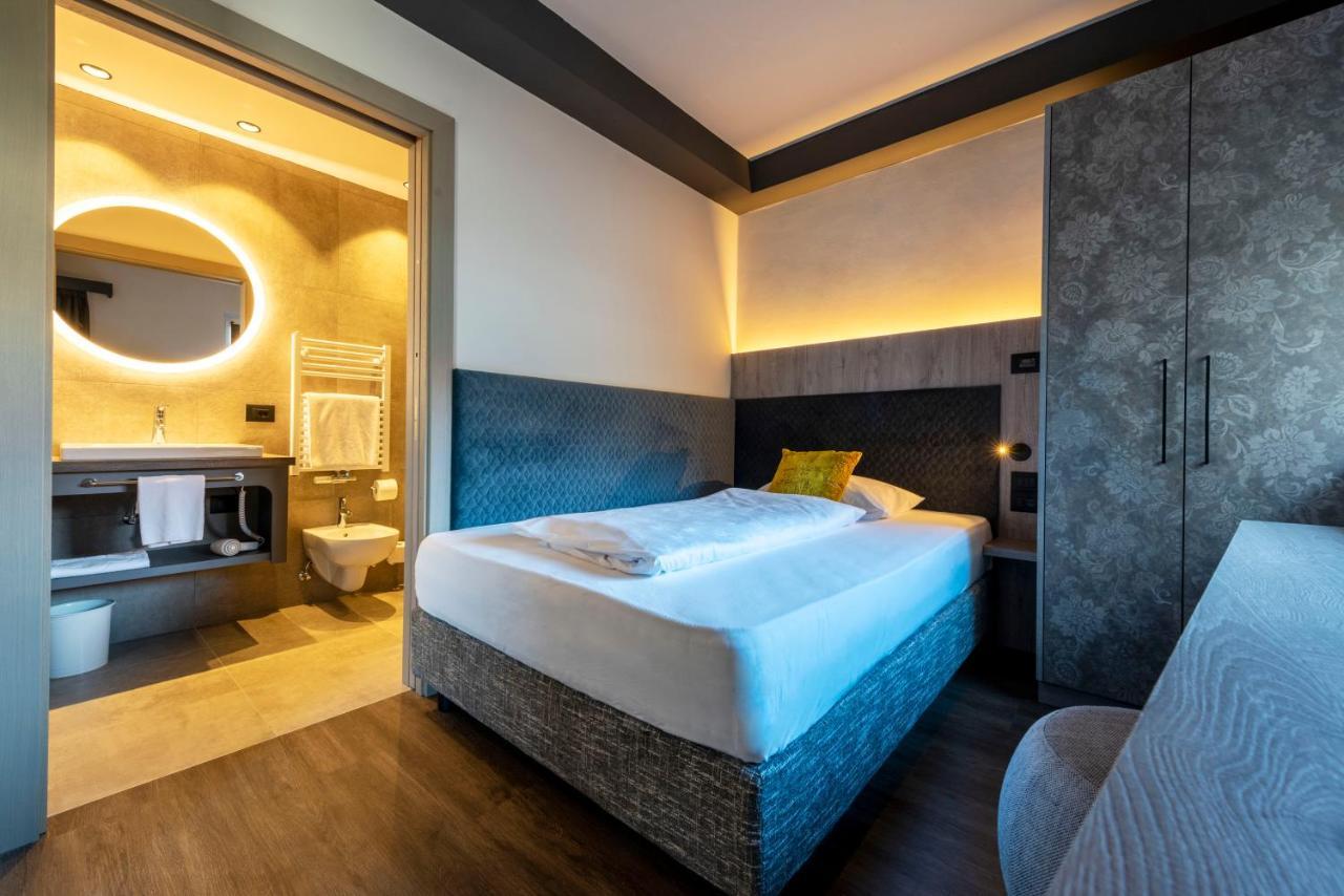 Hotel Ideal Park Лайвес Номер фото