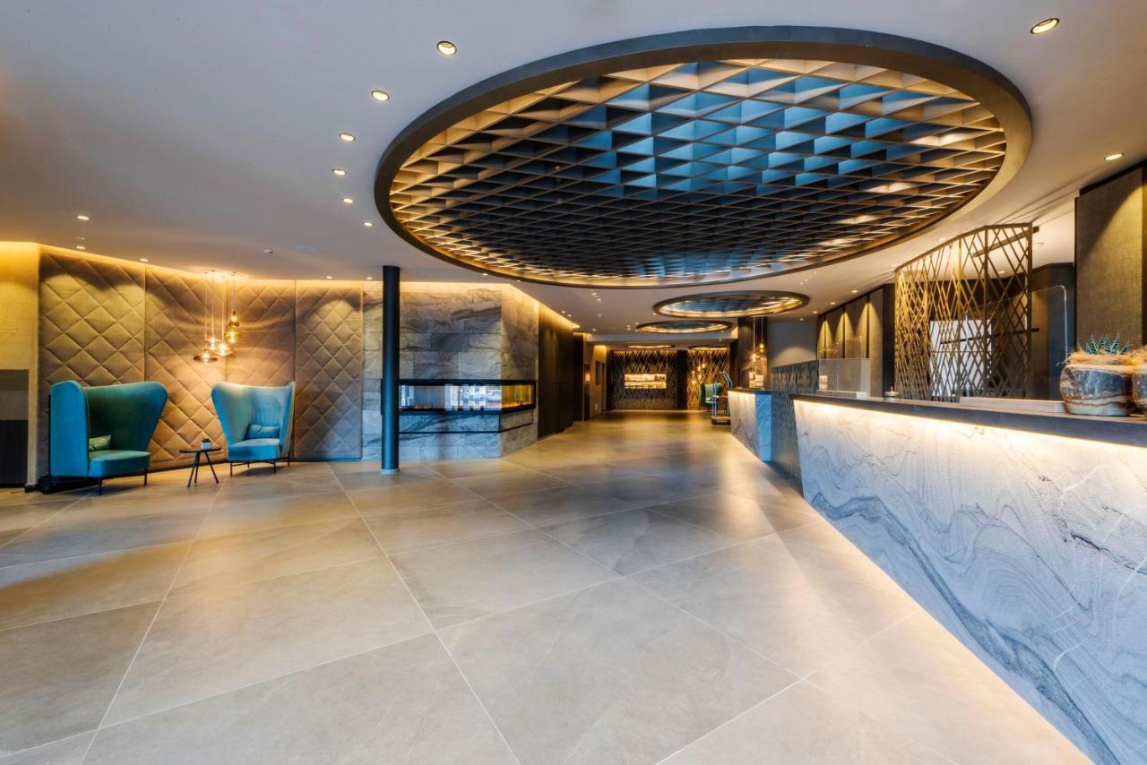 Hotel Ideal Park Лайвес Экстерьер фото
