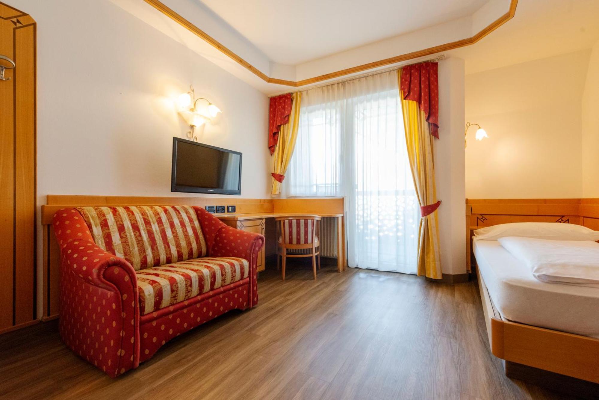 Hotel Ideal Park Лайвес Номер фото